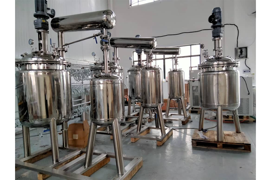 Nuevo lote de reactores de acero inoxidable con gato de 500 litros está listo para su envío