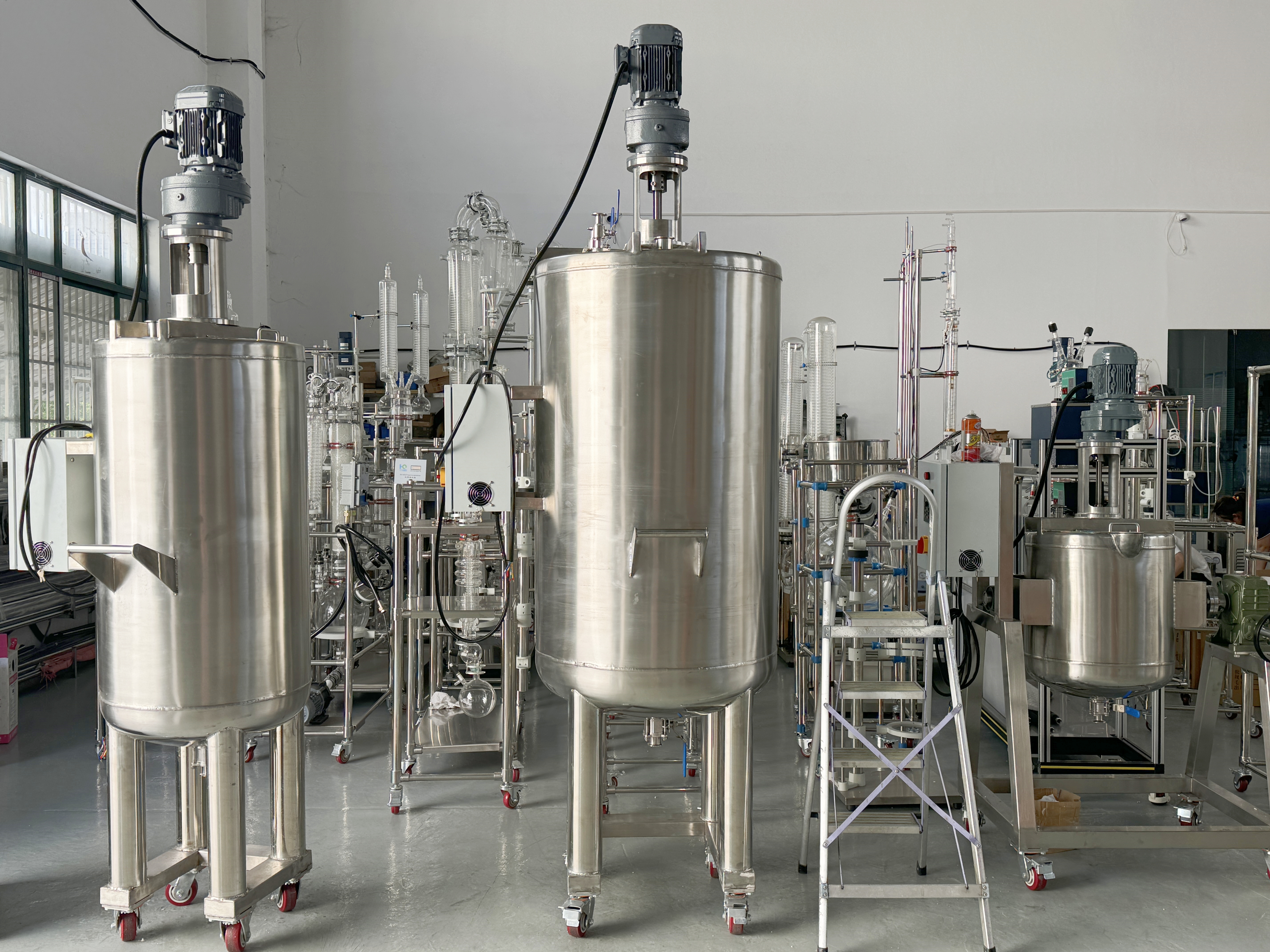 Los tanques de mezcla de acero inoxidable de una sola capa de 50L 300L 500L están listos para enviarse